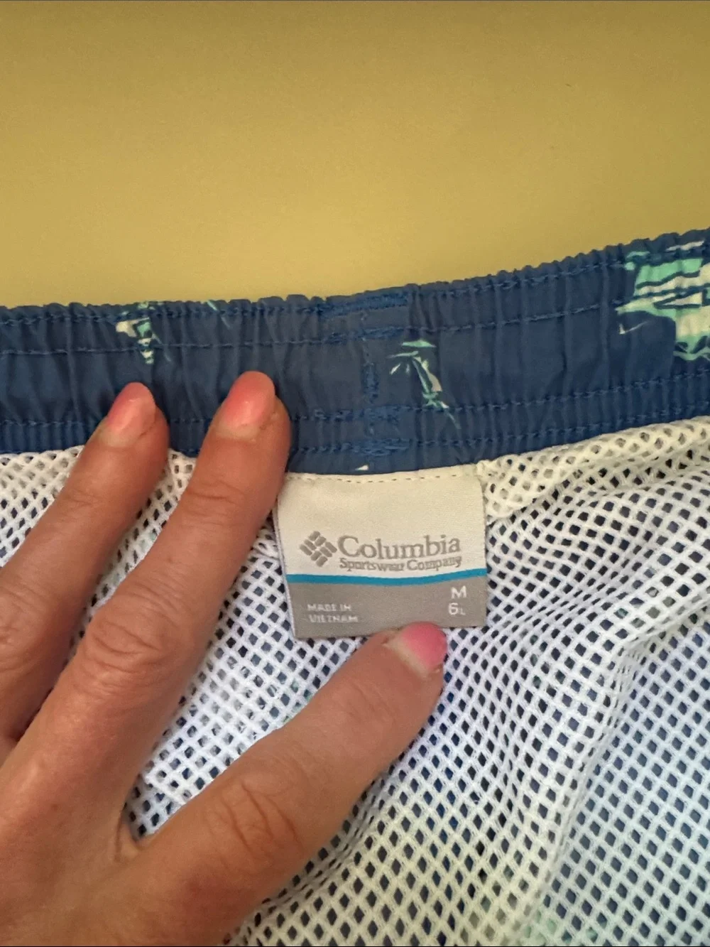 Men’s Navy Blue Boat Print Columbia pfg  Swim Trunks Sz med